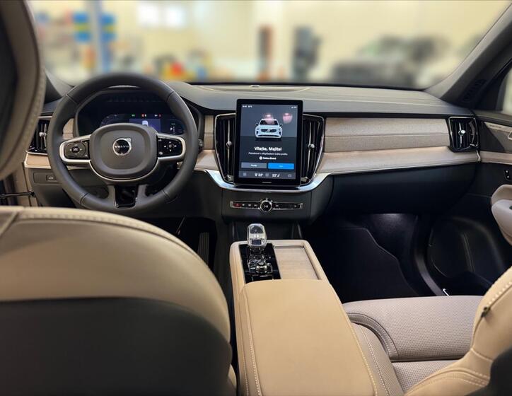 Volvo XC90 10