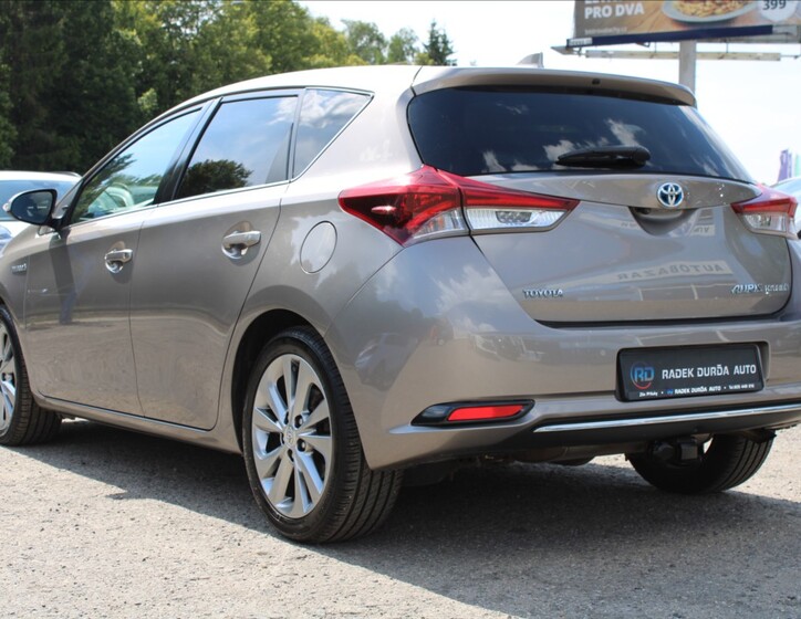Toyota Auris 7