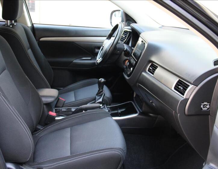 Mitsubishi Outlander 16