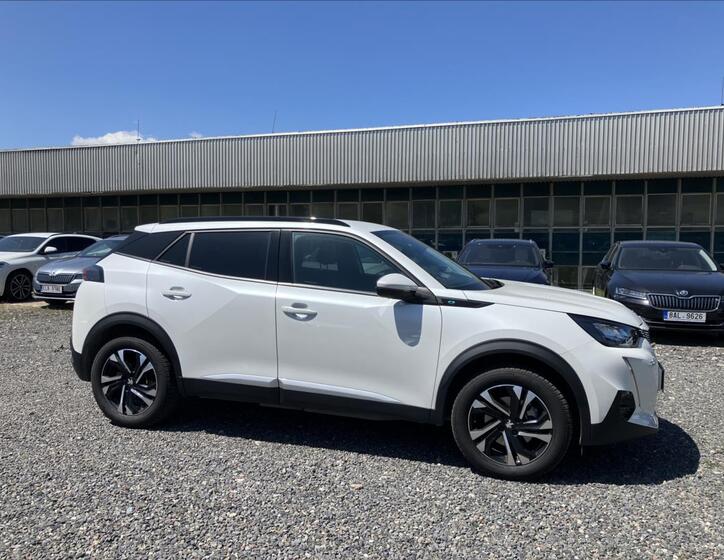 Peugeot 2008 8