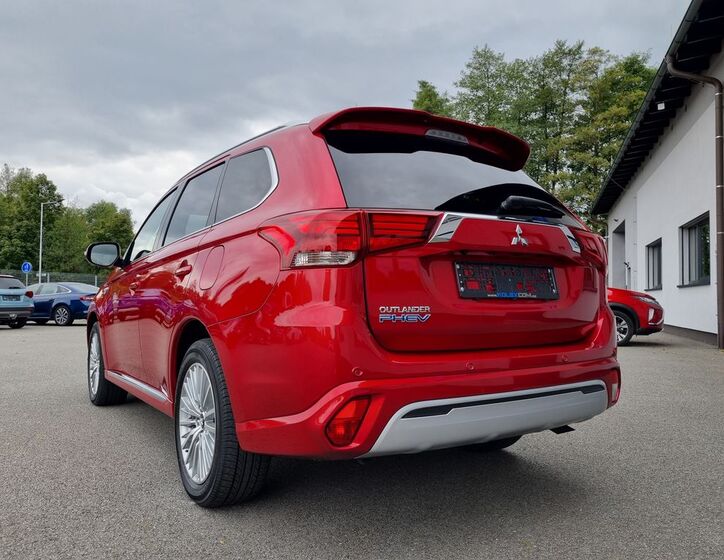 Mitsubishi Outlander 3