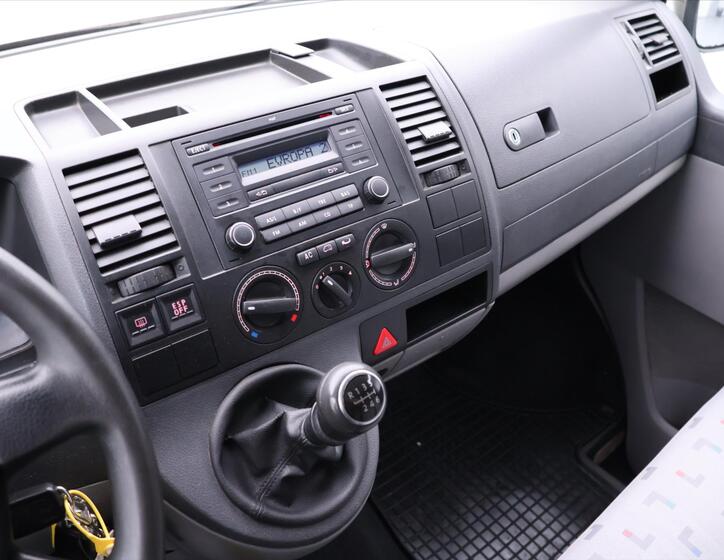 Volkswagen Caravelle 16