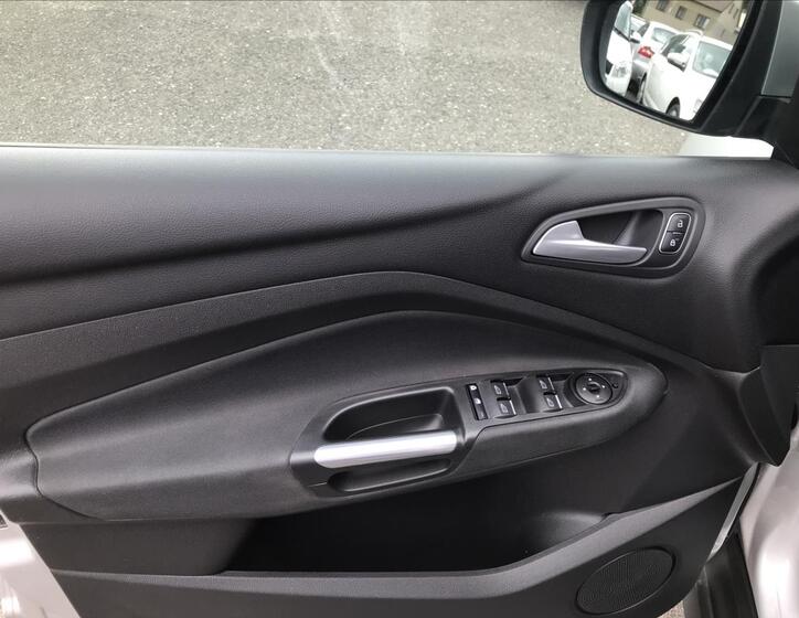 Ford Grand C-MAX 11