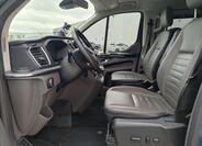 Ford Tourneo Custom 19