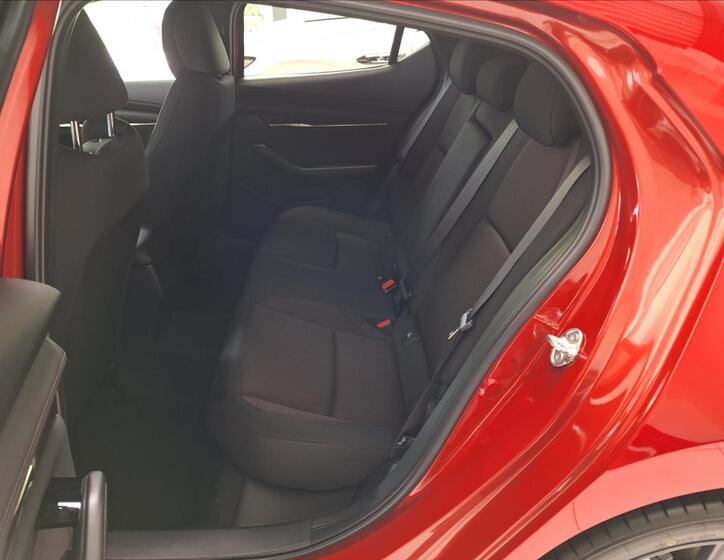 Mazda 3 4