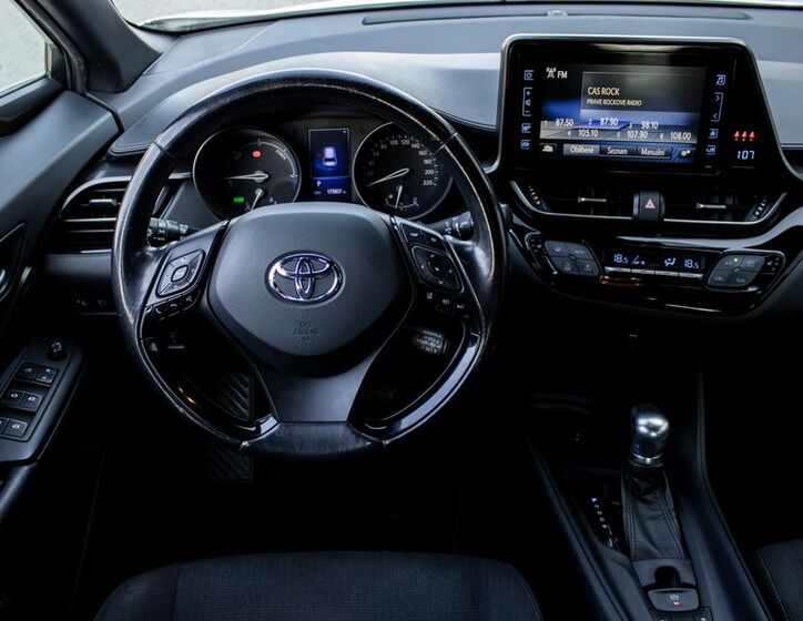 Toyota C-HR 12