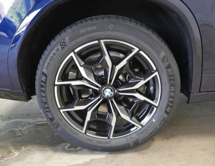 BMW X4 8