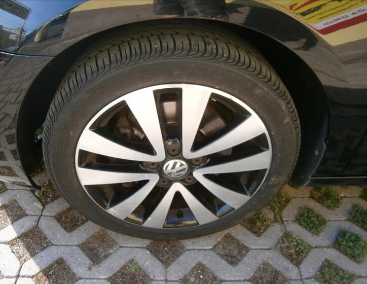 Volkswagen Golf 12