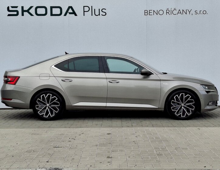Škoda Superb 15