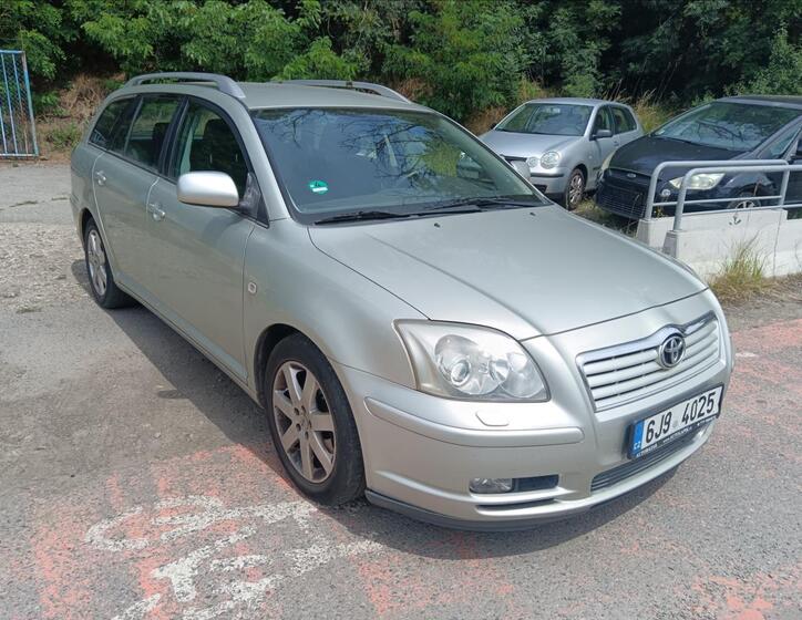 Toyota Avensis 16