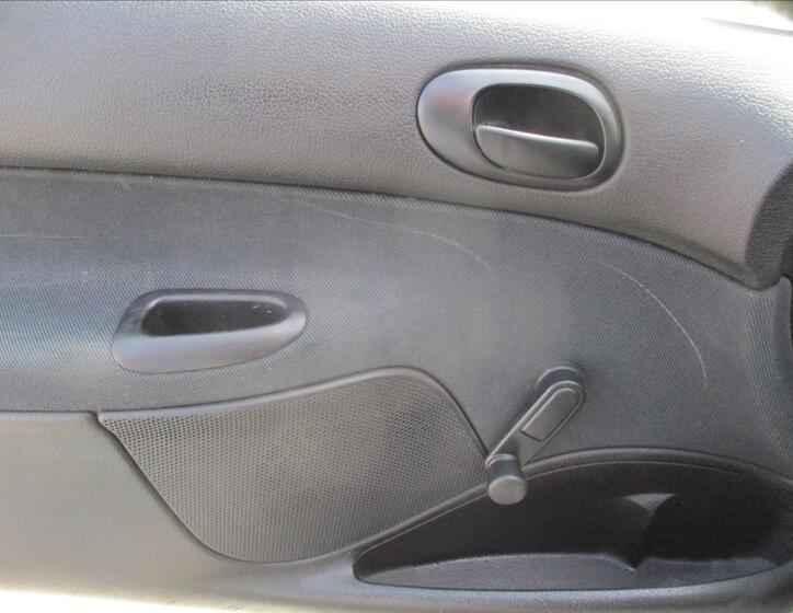 Peugeot 206 16