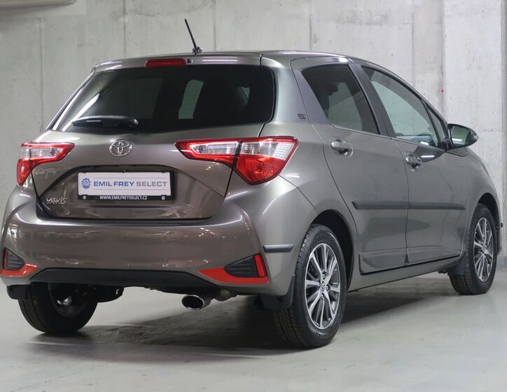 Toyota Yaris 5