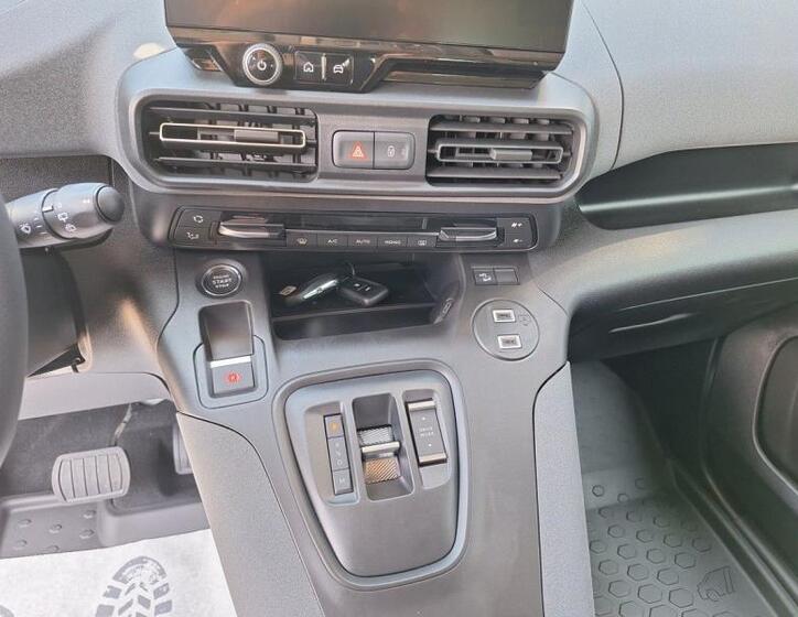 Peugeot Rifter 17