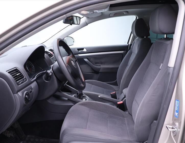 Volkswagen Golf 11