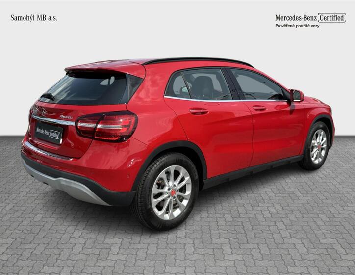 Mercedes-Benz GLA 5