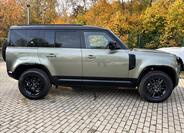 Land Rover Defender 4