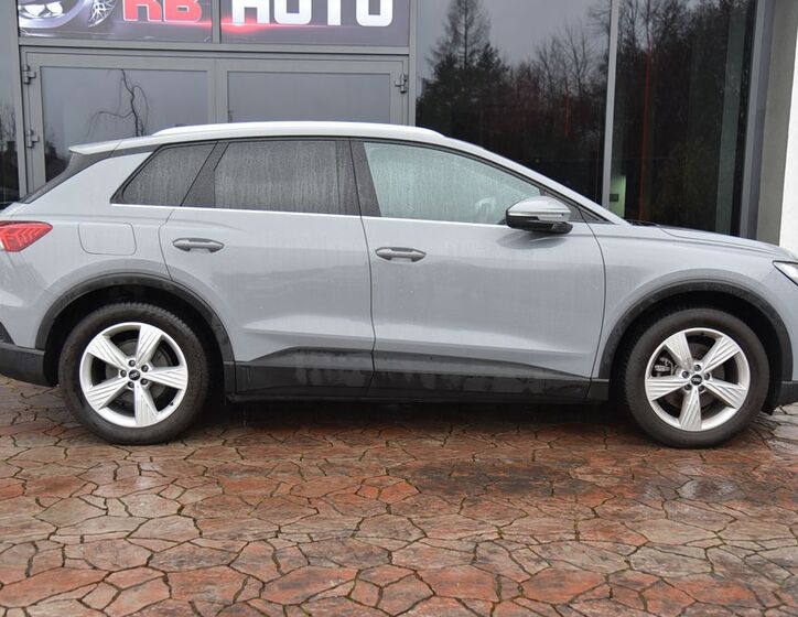 Audi Q4 6