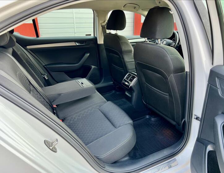 Škoda Superb 18