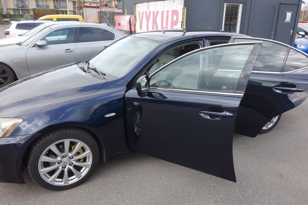 Lexus IS 220