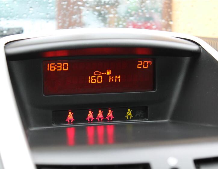 Peugeot 207 13