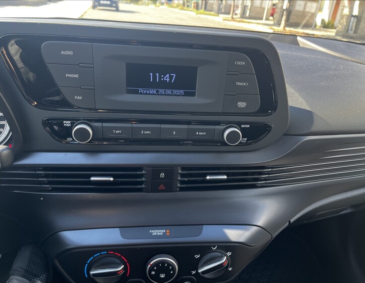 Hyundai i20 8