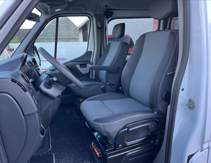 Renault Master 18