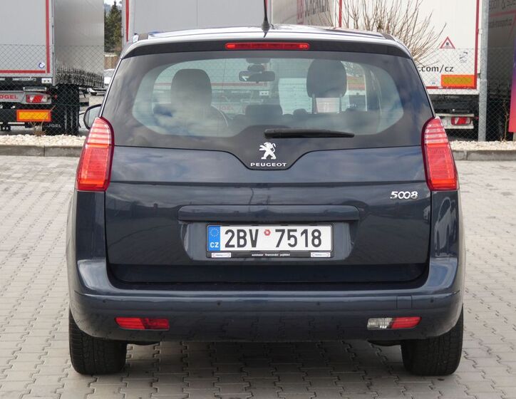 Peugeot 5008 8