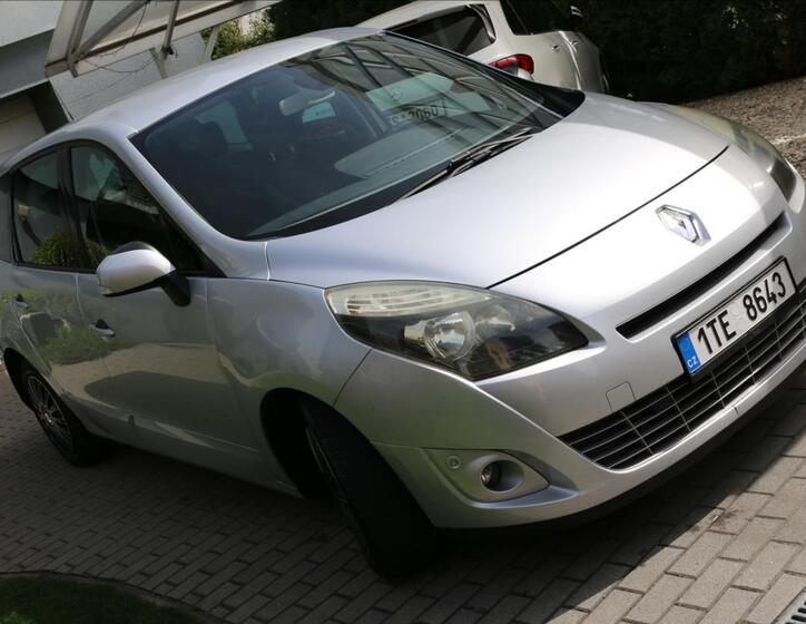 Renault Scénic 8