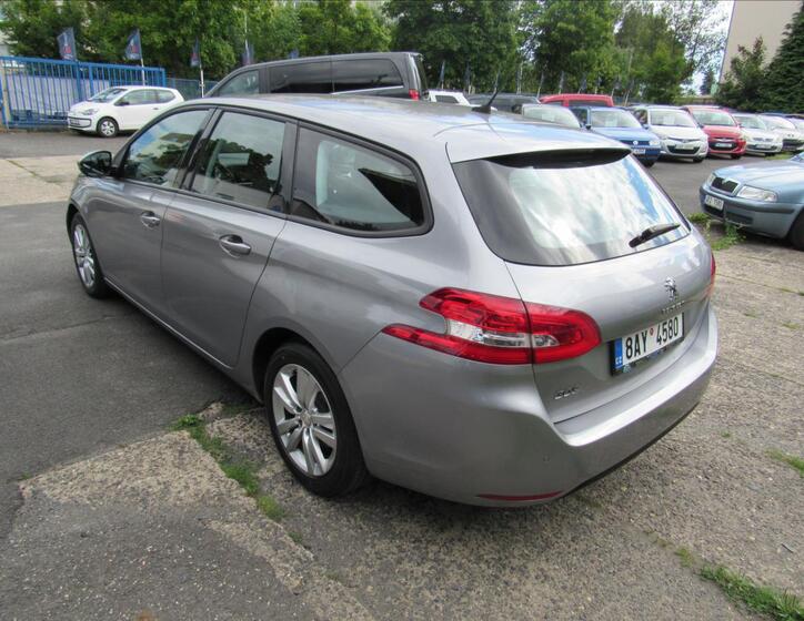 Peugeot 308 4