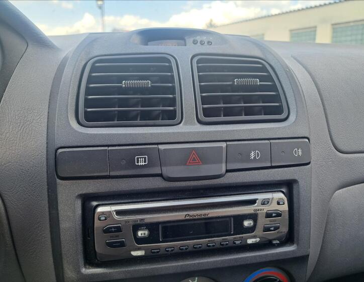 Hyundai Accent 17