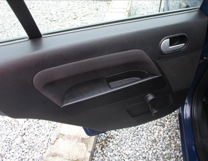 Ford Fusion 16