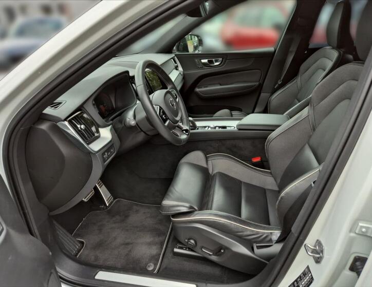 Volvo XC60 7
