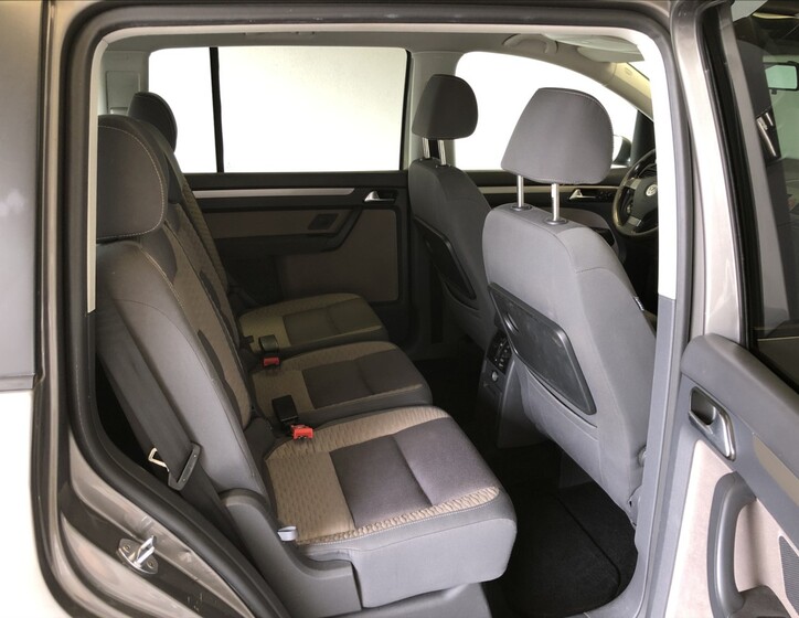 Volkswagen Touran 11