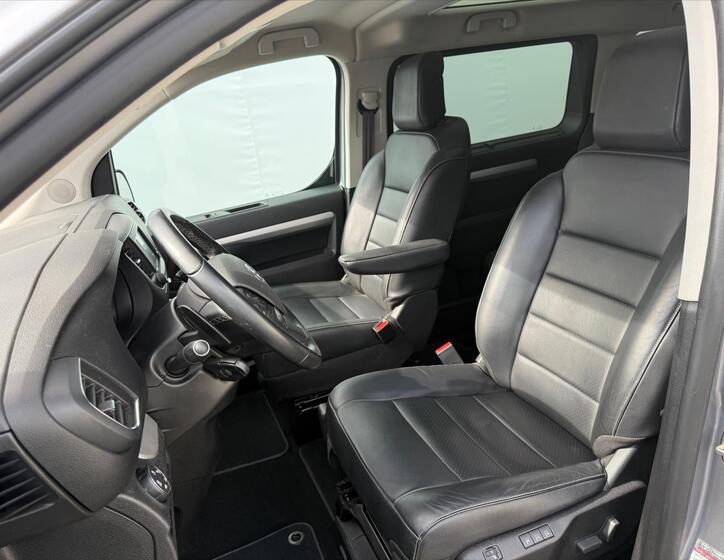 Toyota ProAce 8
