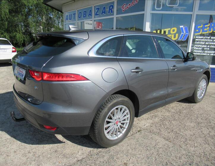 Jaguar F-Pace 4