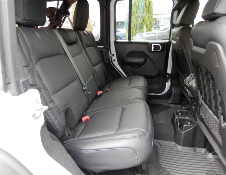 Jeep Wrangler 19