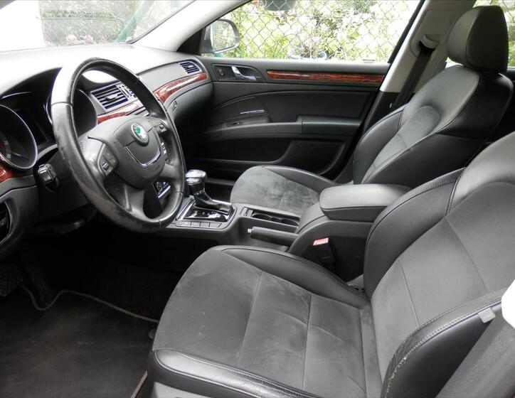 Škoda Superb 10