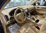 Porsche Cayenne 8