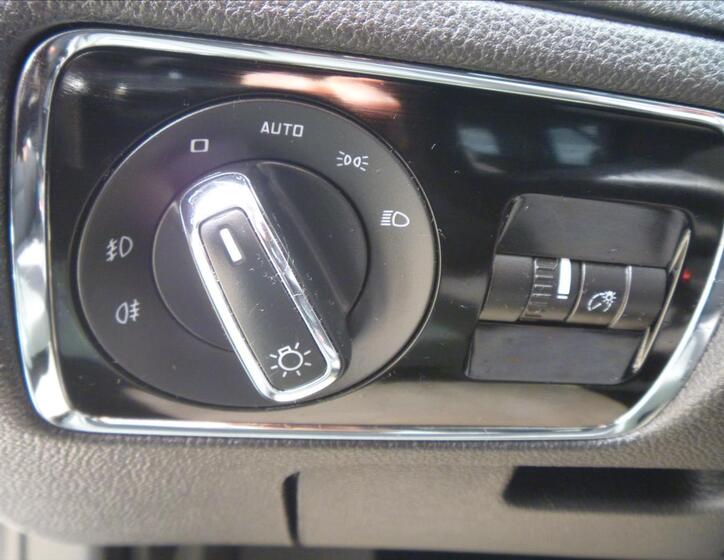 Škoda Superb 11