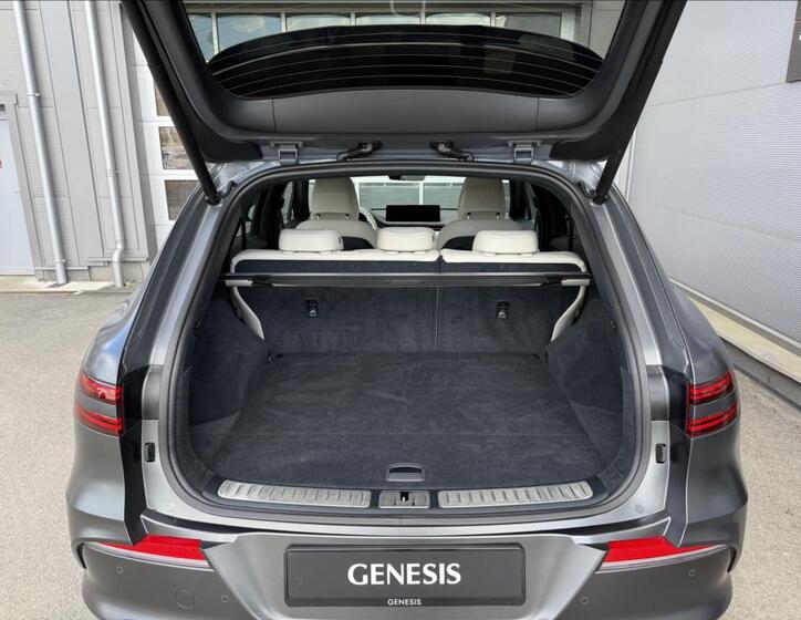 Hyundai Genesis 21