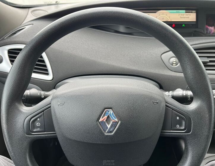 Renault Scénic 8