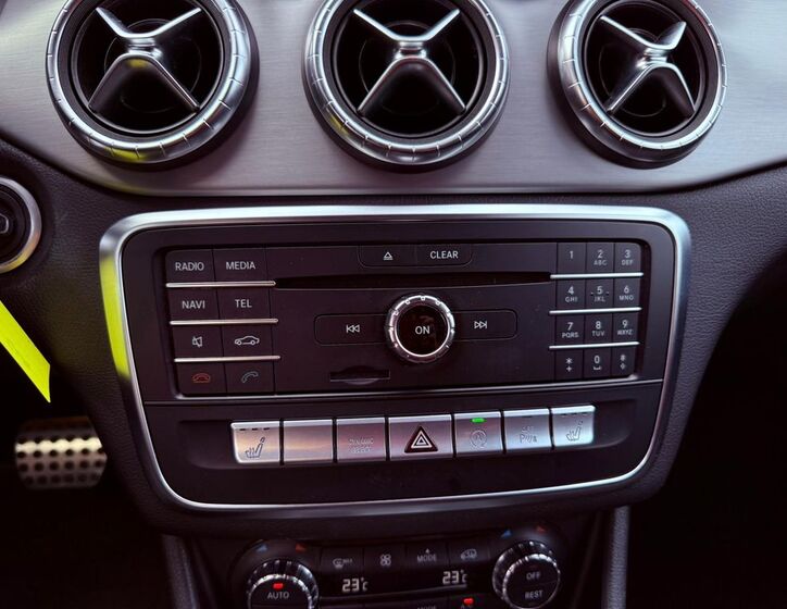 Mercedes-Benz CLA 21