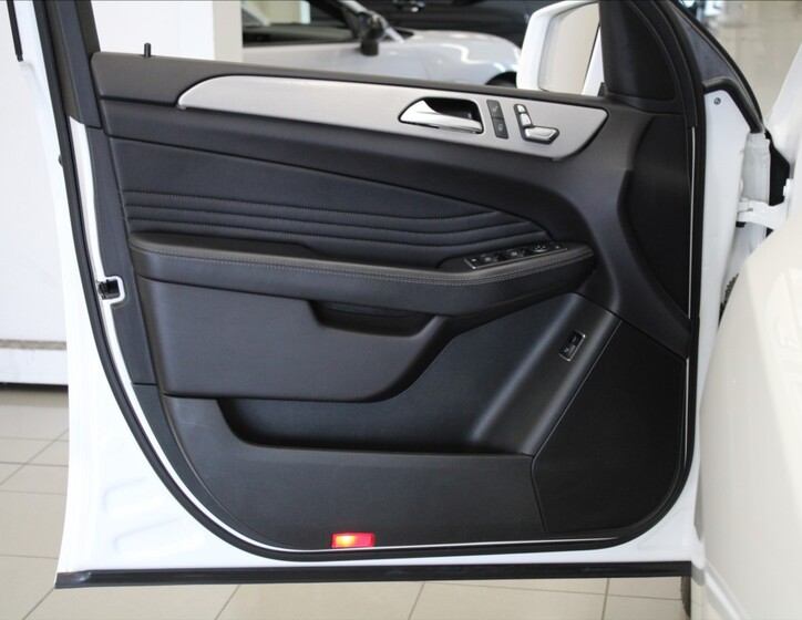 Mercedes-Benz GLE 17
