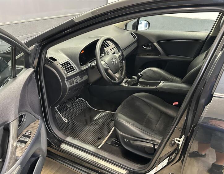Toyota Avensis 9