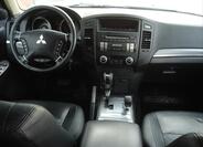 Mitsubishi Pajero 7
