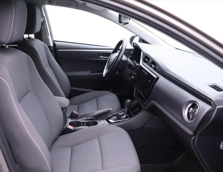 Toyota Corolla 12