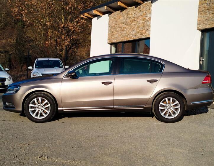 Volkswagen Passat 2