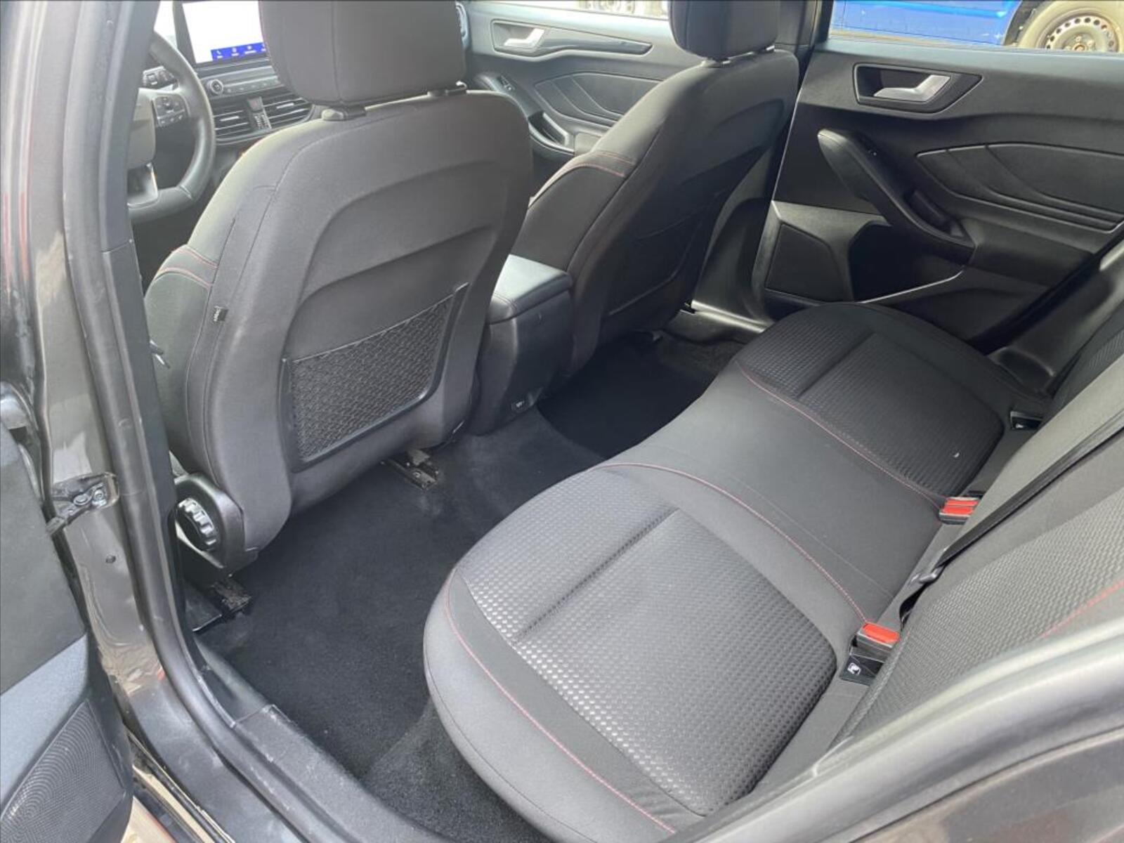 Ford Focus 13