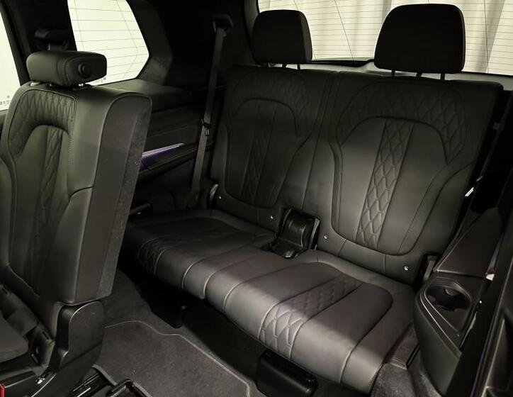 BMW X7 15