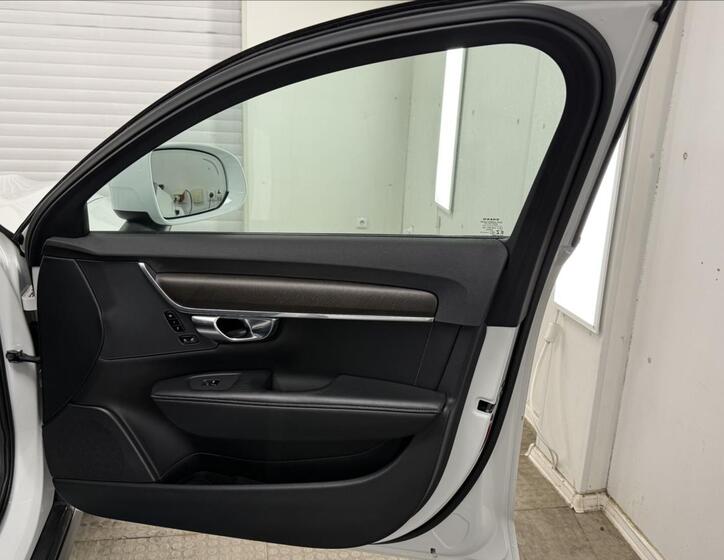 Volvo V90 31